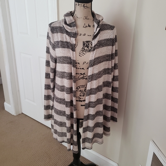 T/O Sweaters Medium Cardigan tan & black - Picture 3 of 7